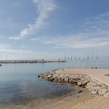 Centre On The Promenade Front Line Apartment Marbella